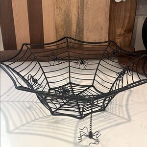 Black Spider Web Wire Basket